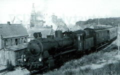 Parowz Tp3 z pocigiem pasaerskim wyjeda z Kunicy w kierunku Helu