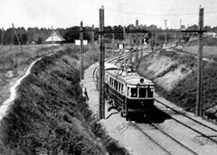 Skad WKD z wagonem silnikowym EN80 w okolicach stacji Warszawa Szczliwice